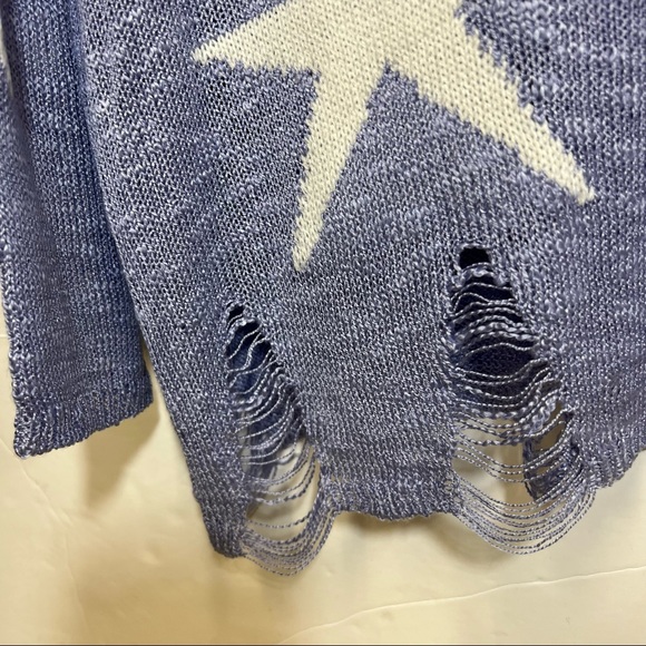 Davi & Dani Periwinkle Sheer Distressed Hem Star Sweater SZ S - Picture 8 of 13